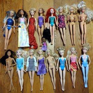Lot Of 17 Barbie & Fashion Dolls Various Disney Princess Etc